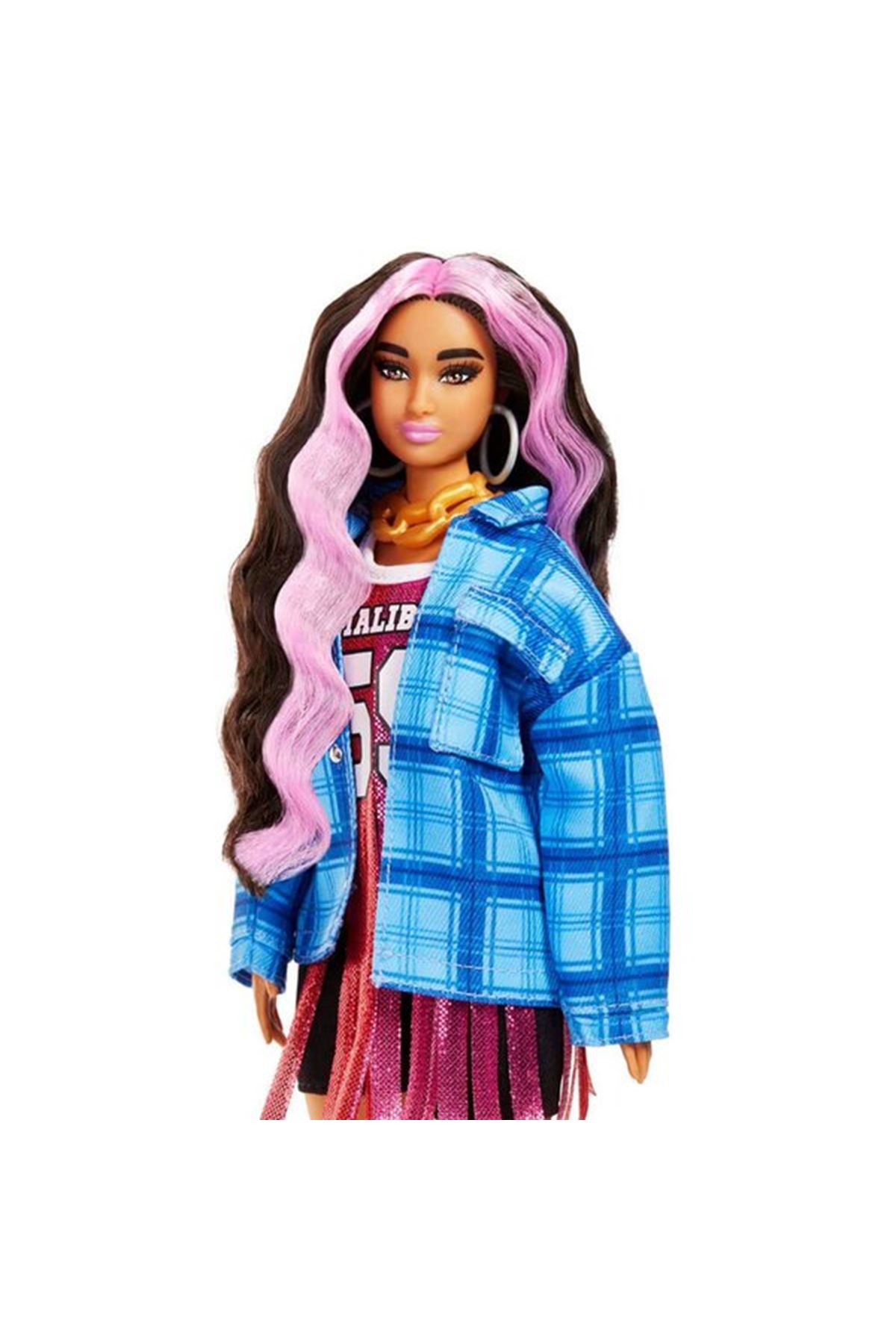 Barbie Extra Ekose Ceketli Bebek Mavi