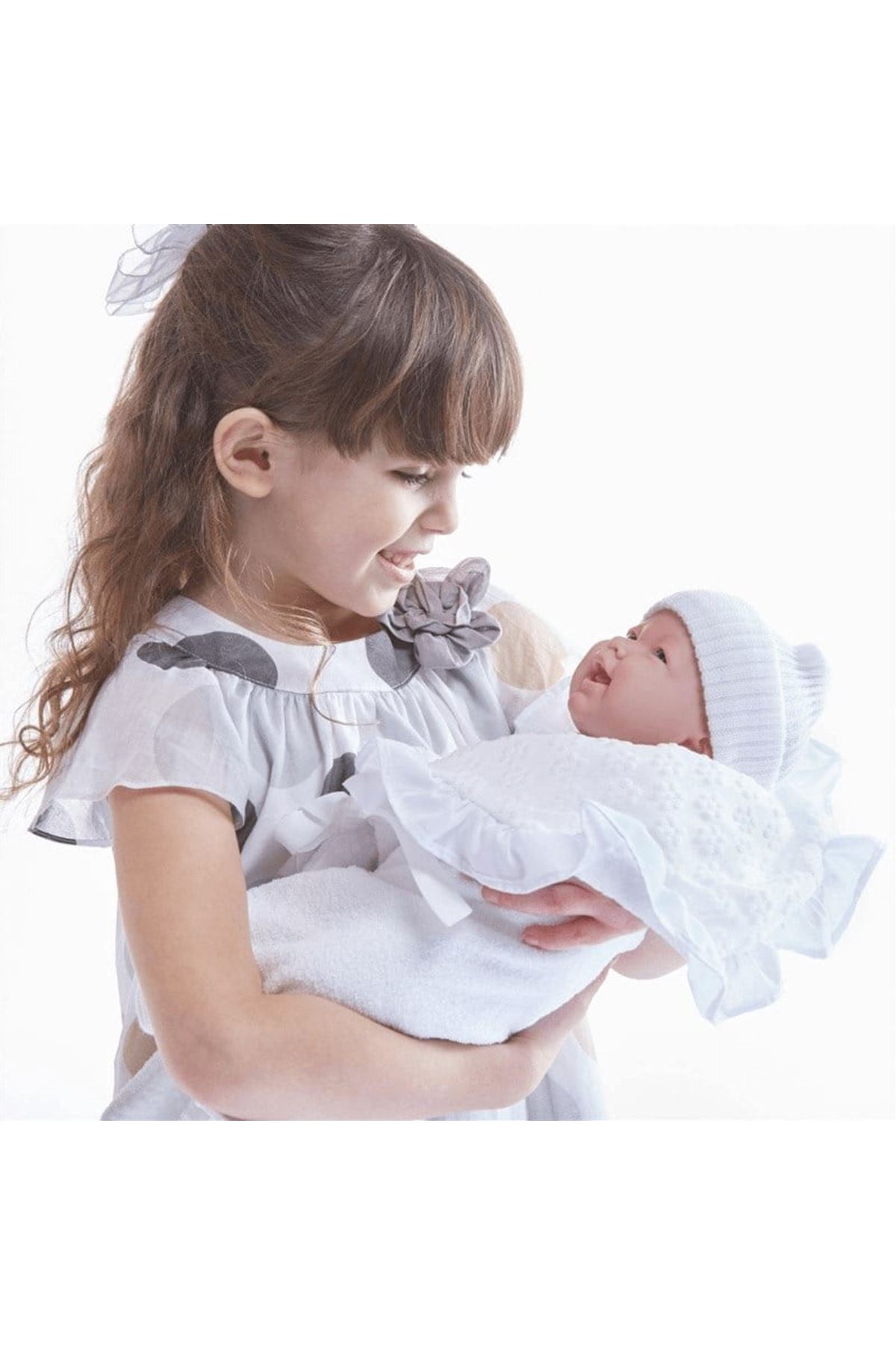 Berenguer Gerçekçi Yenidoğan Oyuncak Bebek 39 cm ve Beyaz Kundak Seti