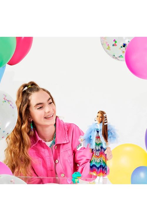 Barbie Extra Sarı Ceketli Bebek