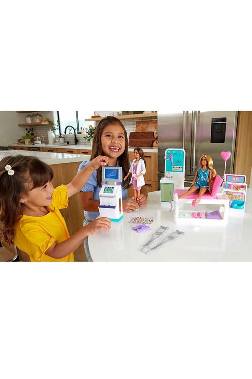 Barbie'nin Polikliniği Oyun Seti 